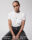 Hadnet Tesfai mit #HumanityForAll-T-Shirt